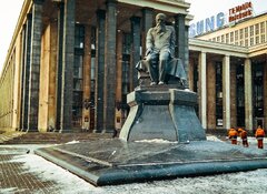 Moskwa, FIODOR DOSTOJEWSKI, pomnik przed gmachem Biblioteki im. Lenina w Moskwie, Fot. Zigurds Zakis, CC Licence, www.flickr.com