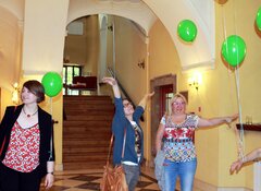 Każdy uczestnik imprezy – także pisarze – otrzymał zielony balonik