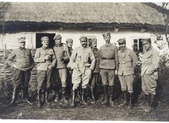 Józef Piłsudski i oficerowie I. Brygady Legionów Polskich / CBN Polona