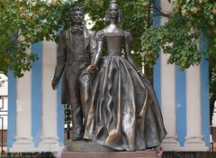 Moskwa, ALEKSANDER PUSZKIN I NATALIA GONCZAROWA, pomnik usytuowany przed Muzeum – Domem Puszkina przy starym Arbacie, Fot. e_chaya, CC Licence, www.flickr.com