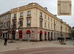 Warszawa, Krakowskie Przedmieście 4-5, dom z tablicą Wokulskiego. Fot. M.J.C.